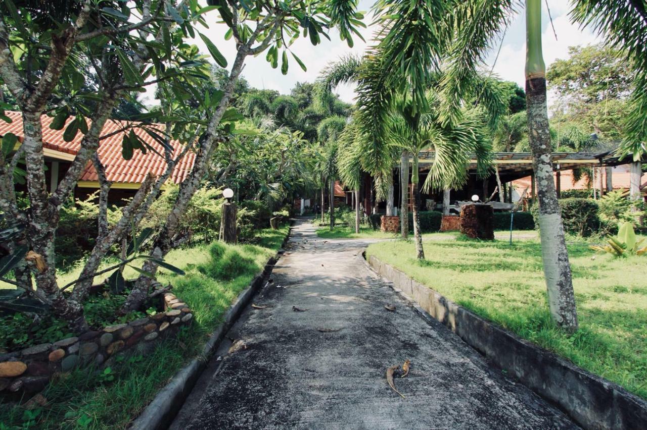 Adang Island Resort Koh Lipe Exterior photo