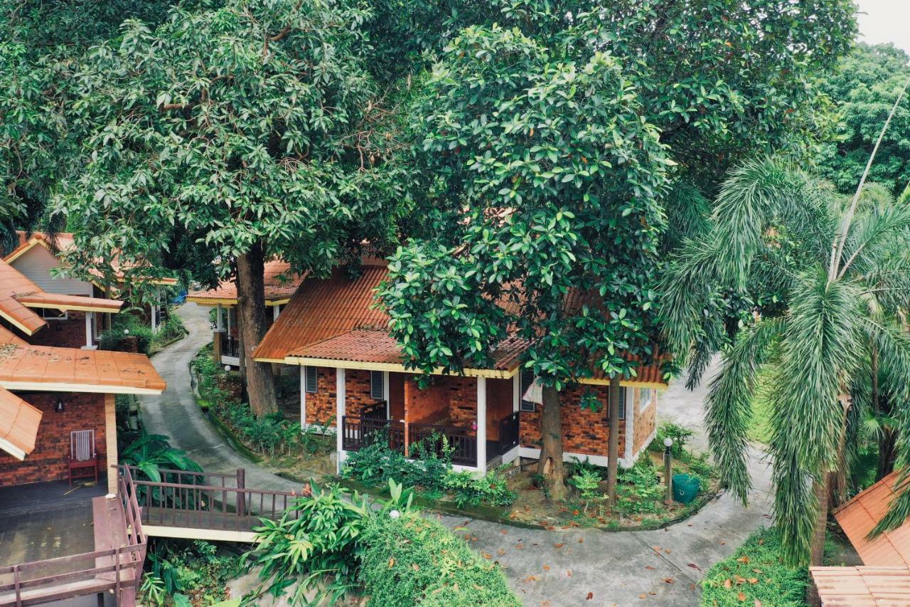Adang Island Resort Koh Lipe Exterior photo